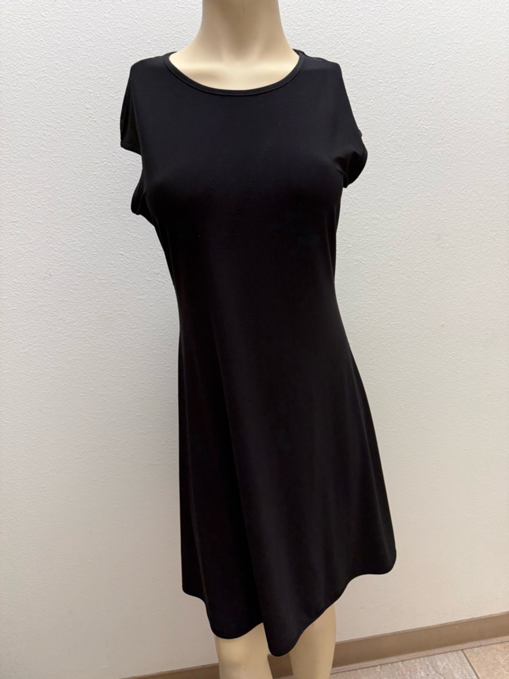 Tiana B. Black Mini Cap-Sleeve A-Line Dress